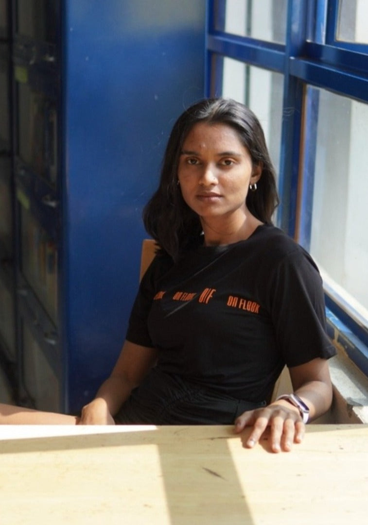 Signature Crew Neck T-shirt- Women