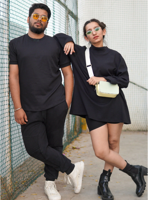 Onfleek: la camiseta con cuello redondo con un toque - Unisex