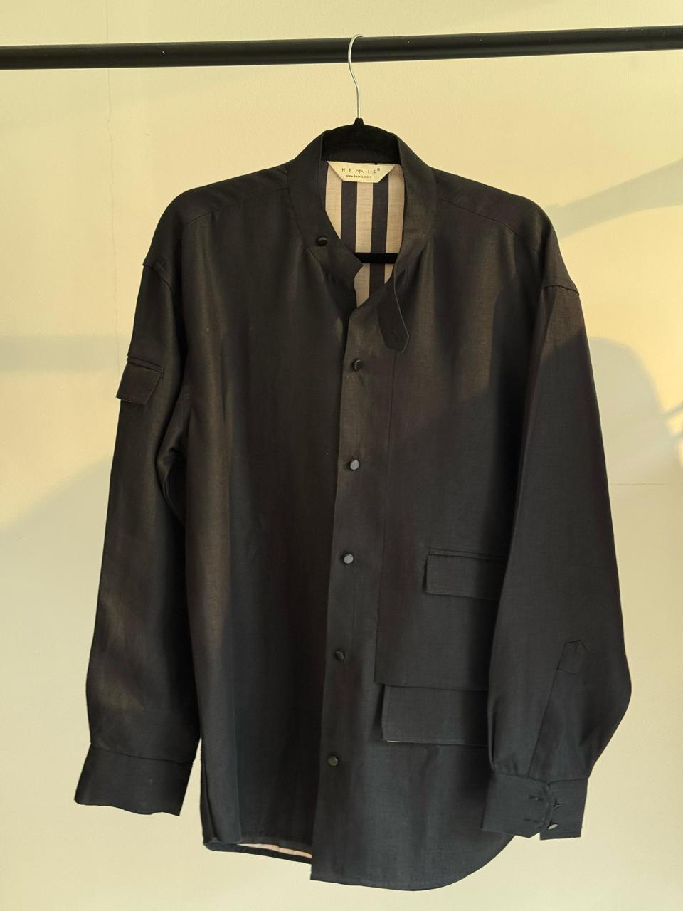 BLACK SHACKET WITH FLAP POCKETS