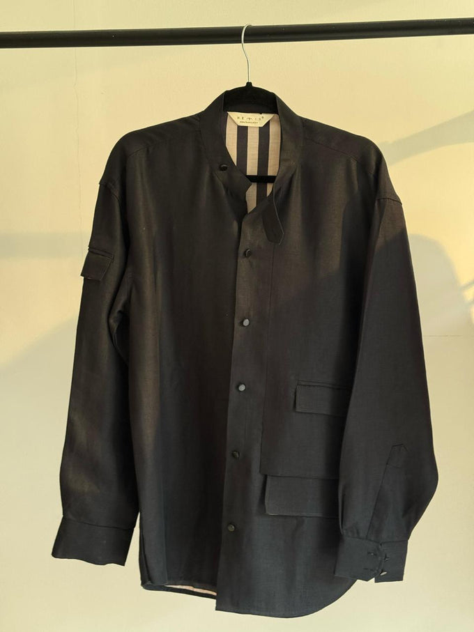 BLACK SHACKET WITH FLAP POCKETS